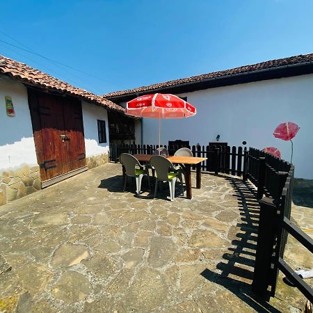 Lavender And Poppy Cottages Bebrovo Ngoại thất bức ảnh